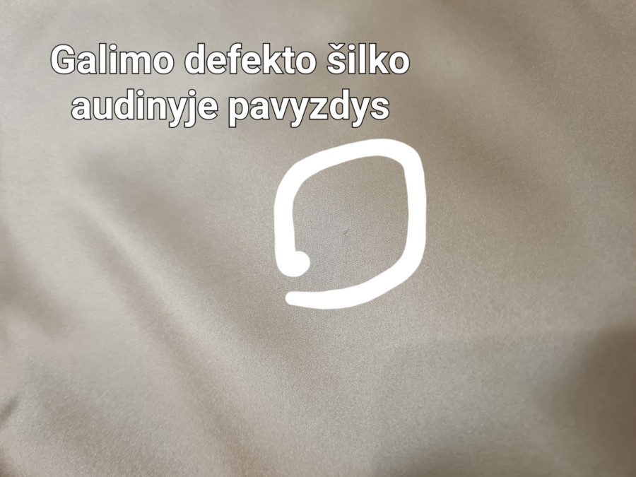 MĖLYNAS šilkinis užvalkalas *su defektu